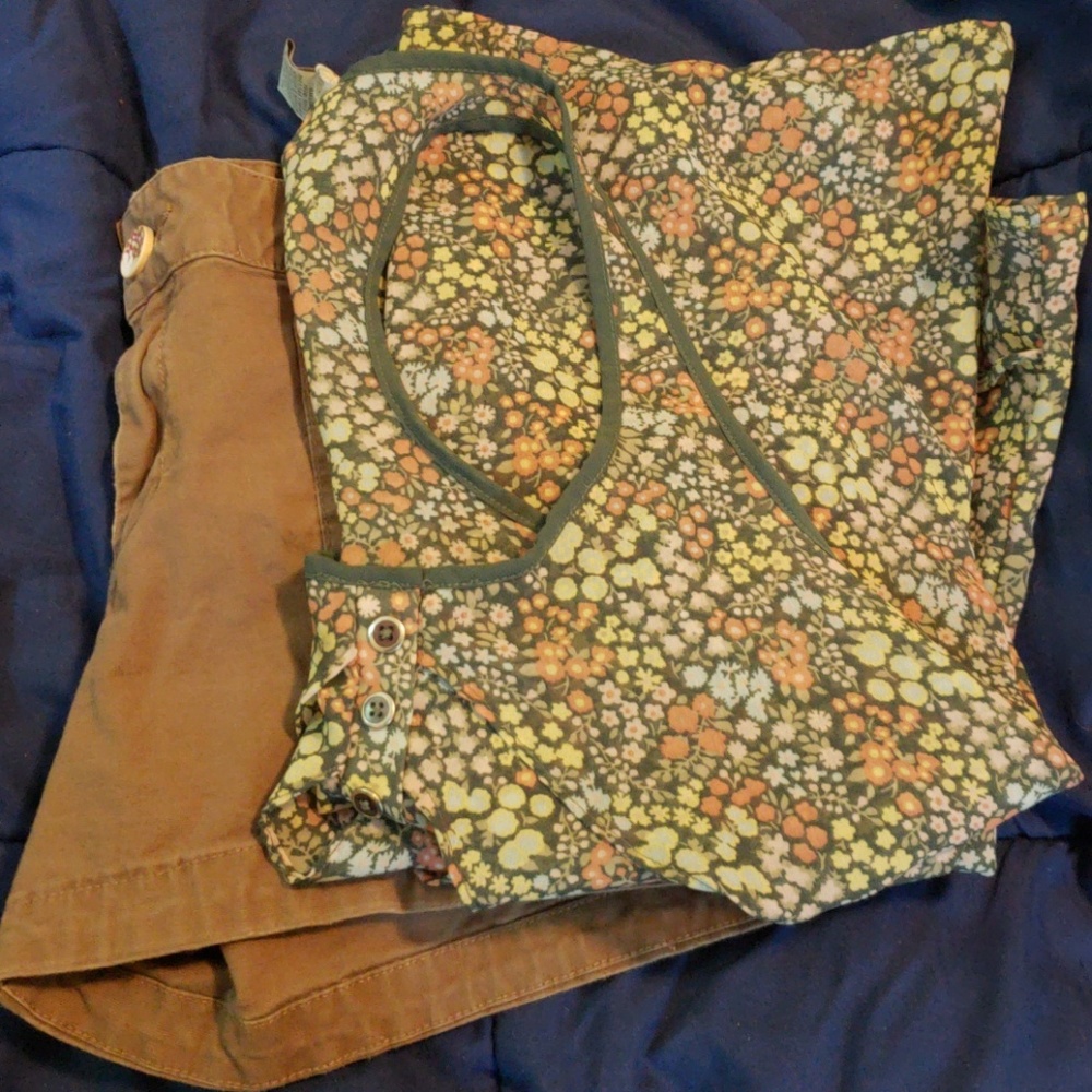 Top - Picture 3 of 4